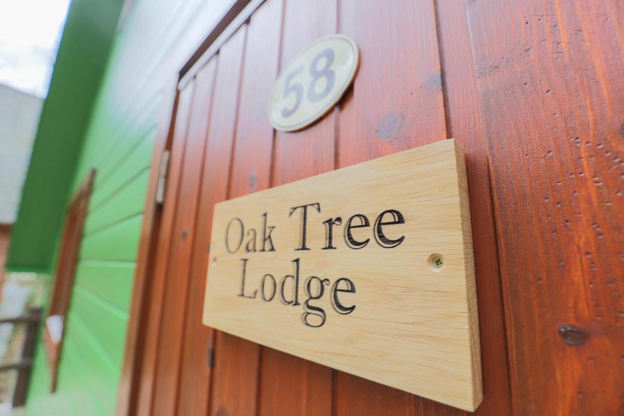 Villa Oak Tree - A Romantic Getaway- Finlake & - Devon *